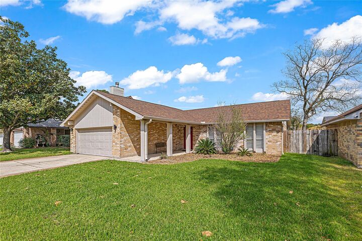 Property Photo: 8406 Windfall Lane TX 77040