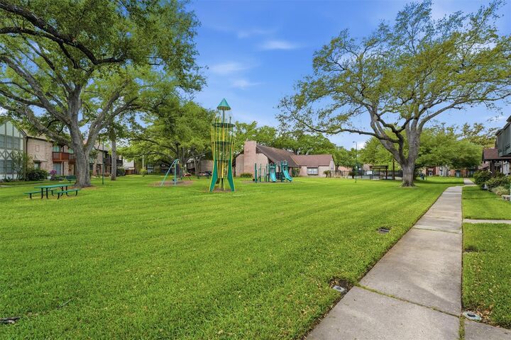Property Photo:  2325 Triway Lane 208  TX 77043 