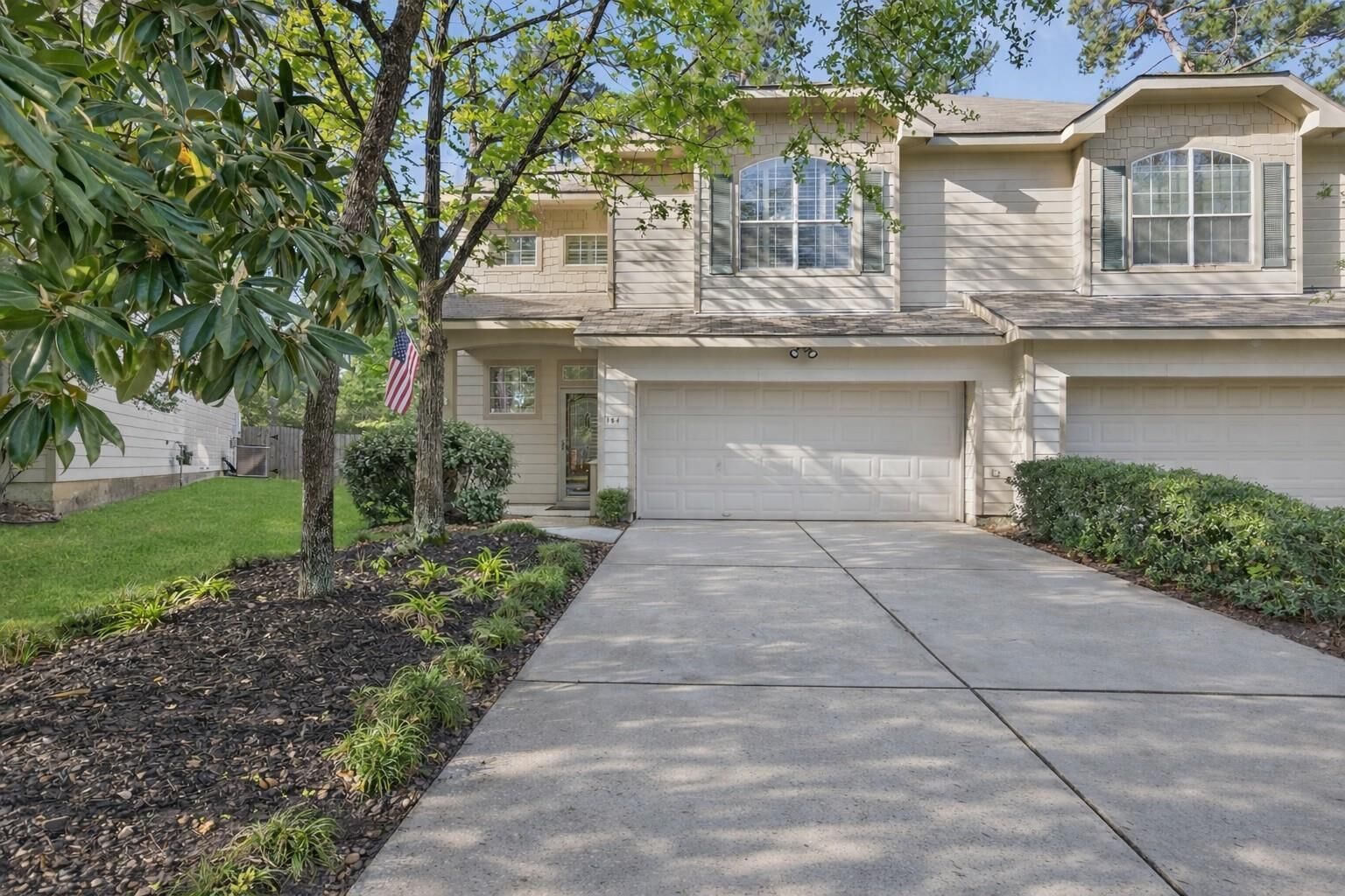 Property Photo:  154 W Burberry Circle  TX 77384 