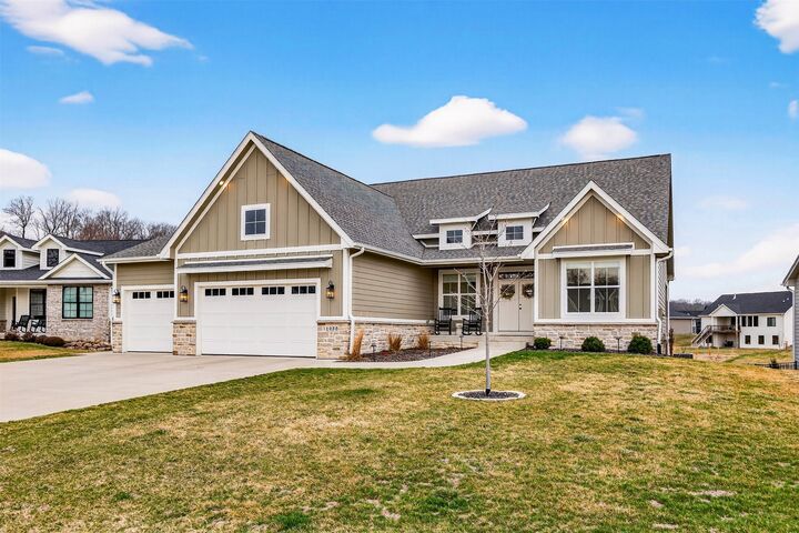 Property Photo:  1030 Timber Valley Circle  IA 50226 