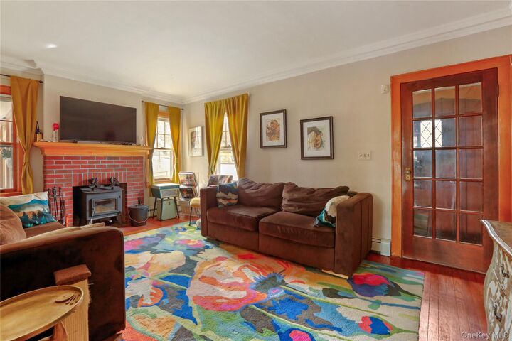 Property Photo:  12 Hillside Avenue  NY 12590 