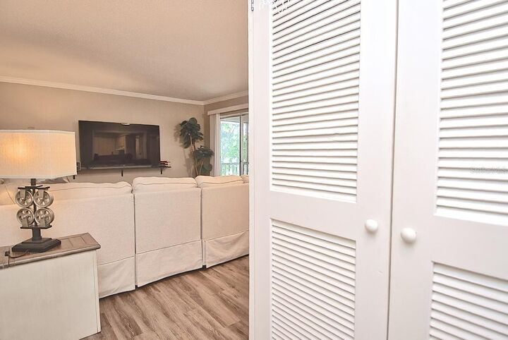 Property Photo:  2121 Wood Street 201  FL 34237 