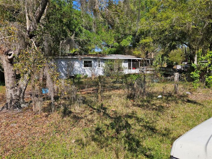 Property Photo:  6417 Saddletree Drive  FL 33544 