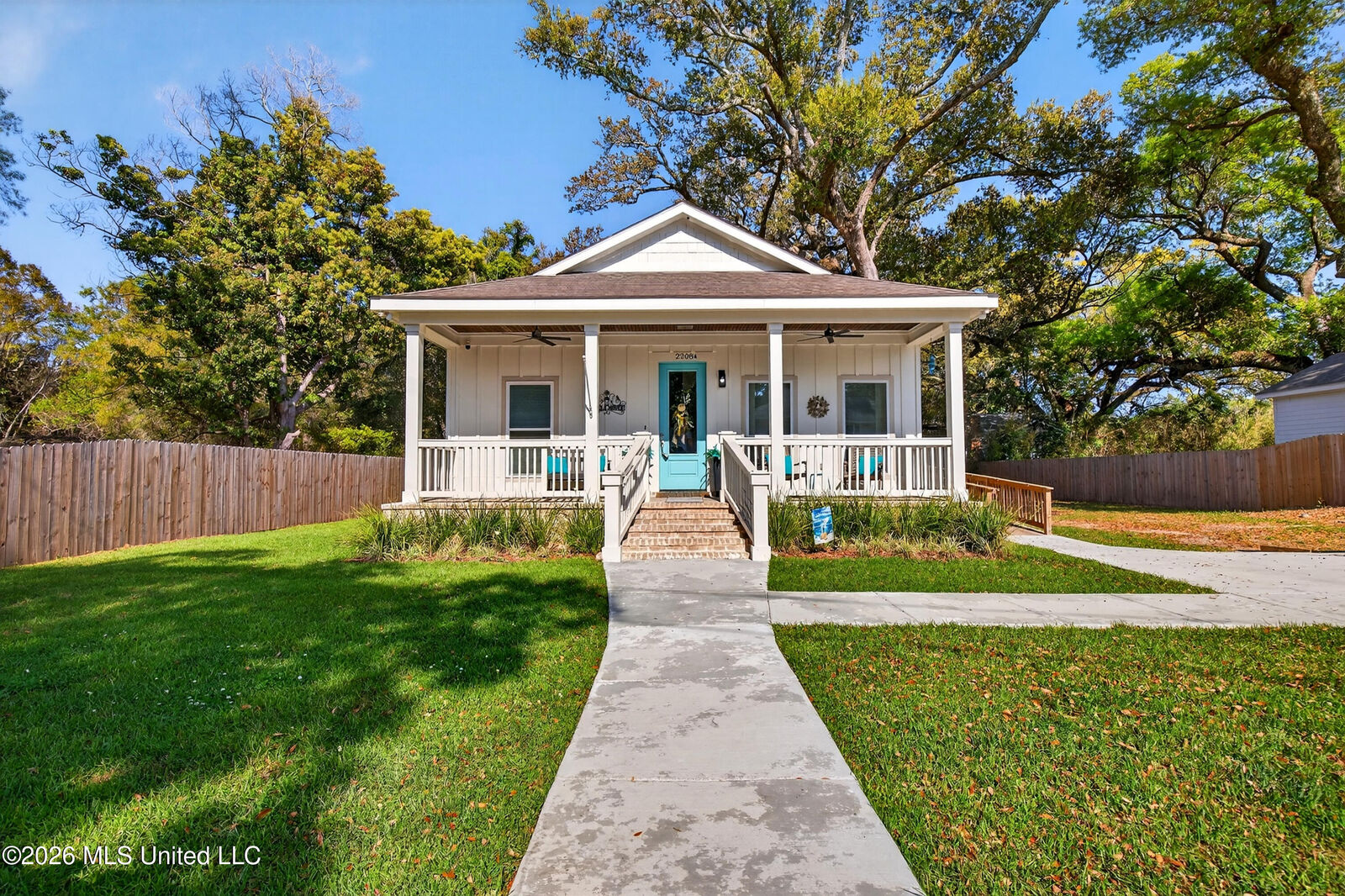Property Photo:  2208 Gulf Avenue  MS 39501 