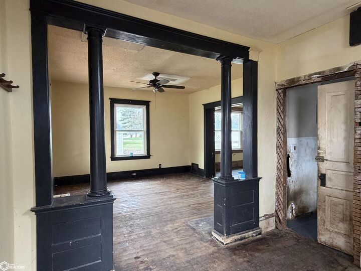 Property Photo:  816 Cottonwood Court  IA 52601 