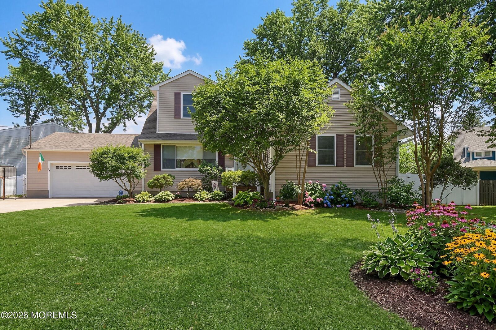 Property Photo:  1611 Oak Glen Road  NJ 08753 