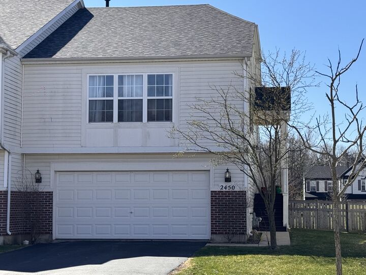 Property Photo: 2450 Saddle Ridge Drive IL 60432