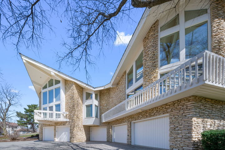 Property Photo:  1916 Midwest Club Parkway  IL 60523 