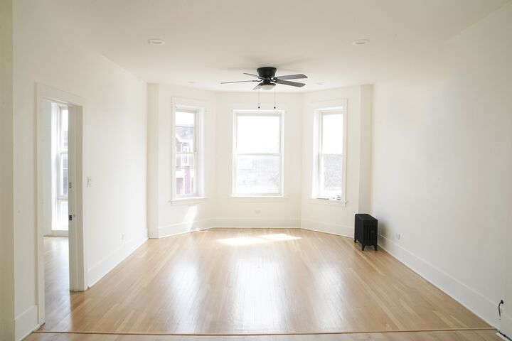 Property Photo:  154 N Lamon Avenue 2  IL 60644 