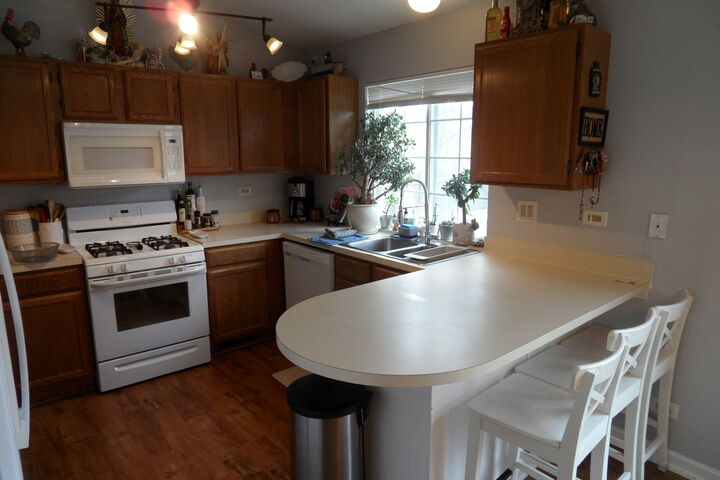 Property Photo:  1337 Eastwood Drive  IL 60506 