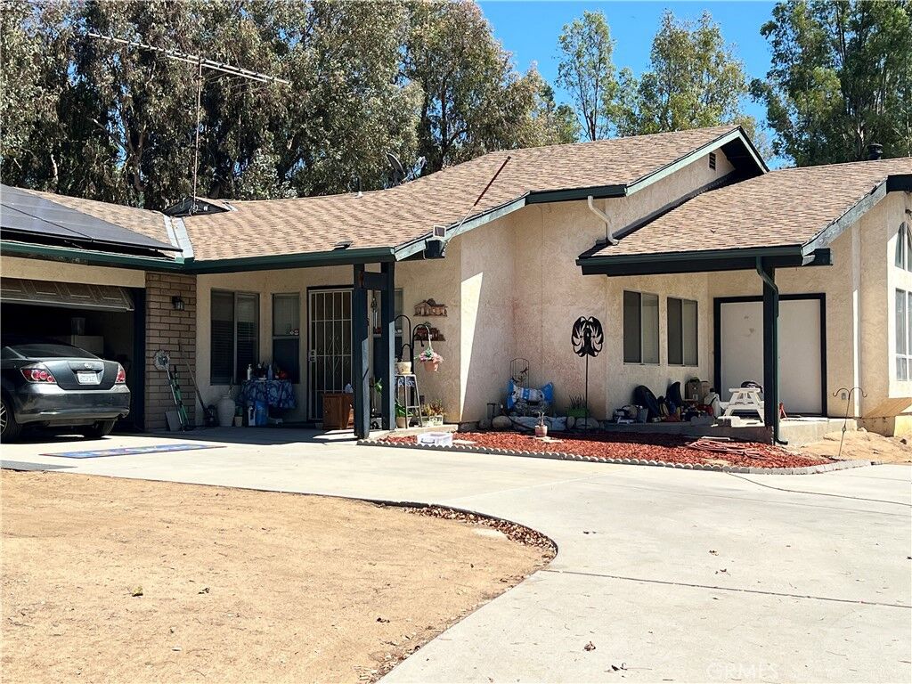 Property Photo:  27440 Cornell St  CA 92544 