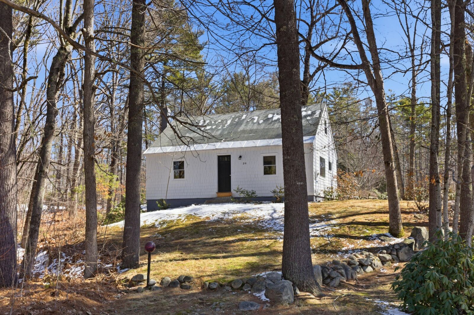 Property Photo:  39 Pipeline Road  ME 04062 