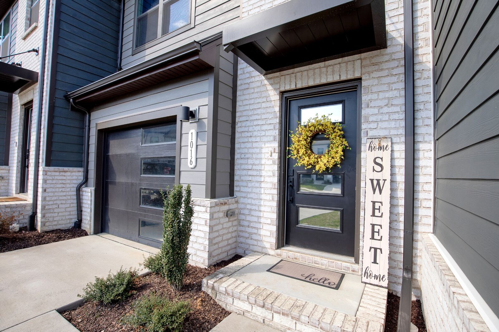 Property Photo: 1016 Riverbrook Dr TN 37066