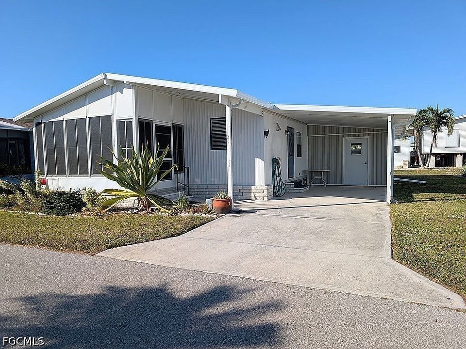 Property Photo: 4978 Mullette Lane FL 33956