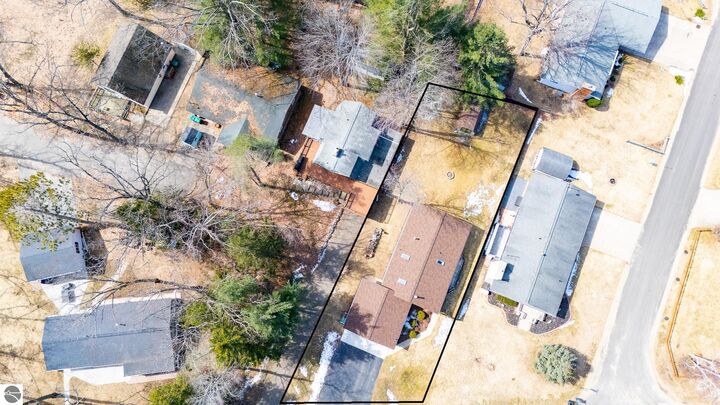 Property Photo:  311 Iroquois Avenue  MI 48651 