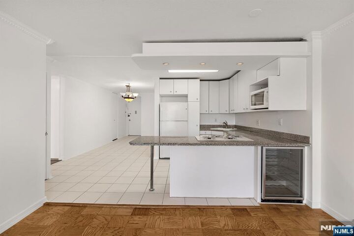 Property Photo:  7004 Boulevard E 40G  NJ 07093 