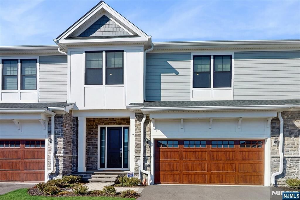 Property Photo: 7 Saint Andrews Circle NJ 07675