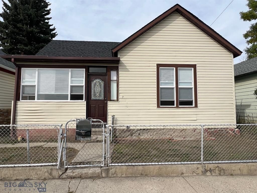 Property Photo:  1231 E 1st Street  MT 59701 