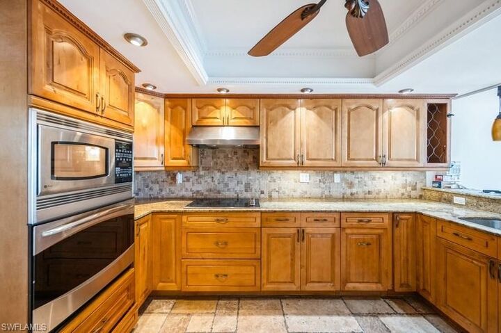 Property Photo: 1400 Blue Point Ave 207 FL 34102