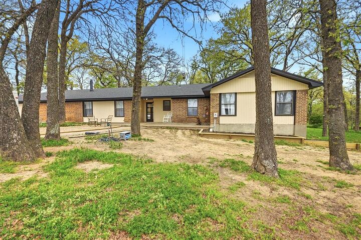 Property Photo:  711 County Road 162  TX 76240 