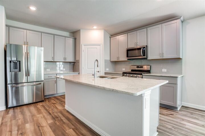 Property Photo:  503 Fox Ridge Drive  TX 75407 