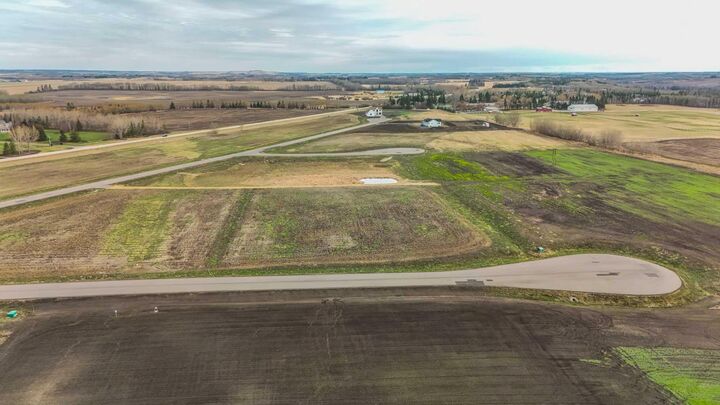 Property Photo:  28163 Township Road 374 75  AB T4E 2E1 