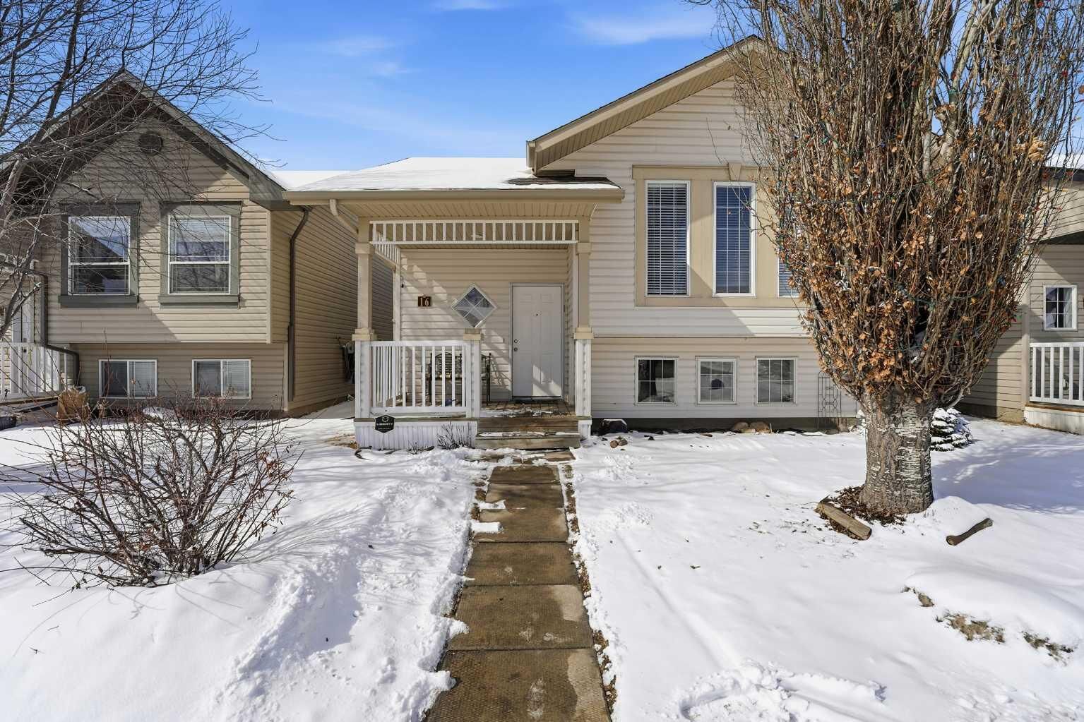 Property Photo: 16 Lanterman Close AB T4R 3K3