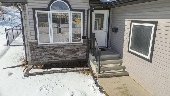 Property Photo: 5543 52 Avenue Close AB T4G 0A1