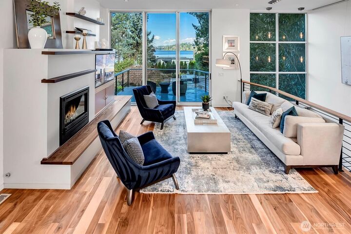 Property Photo:  9204 SE 33rd Place  WA 98040 