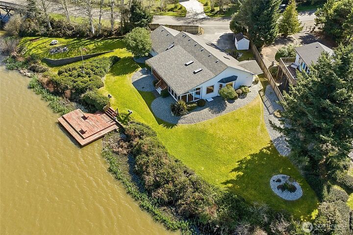 Property Photo:  288  Overlake Street NE  WA 98569 