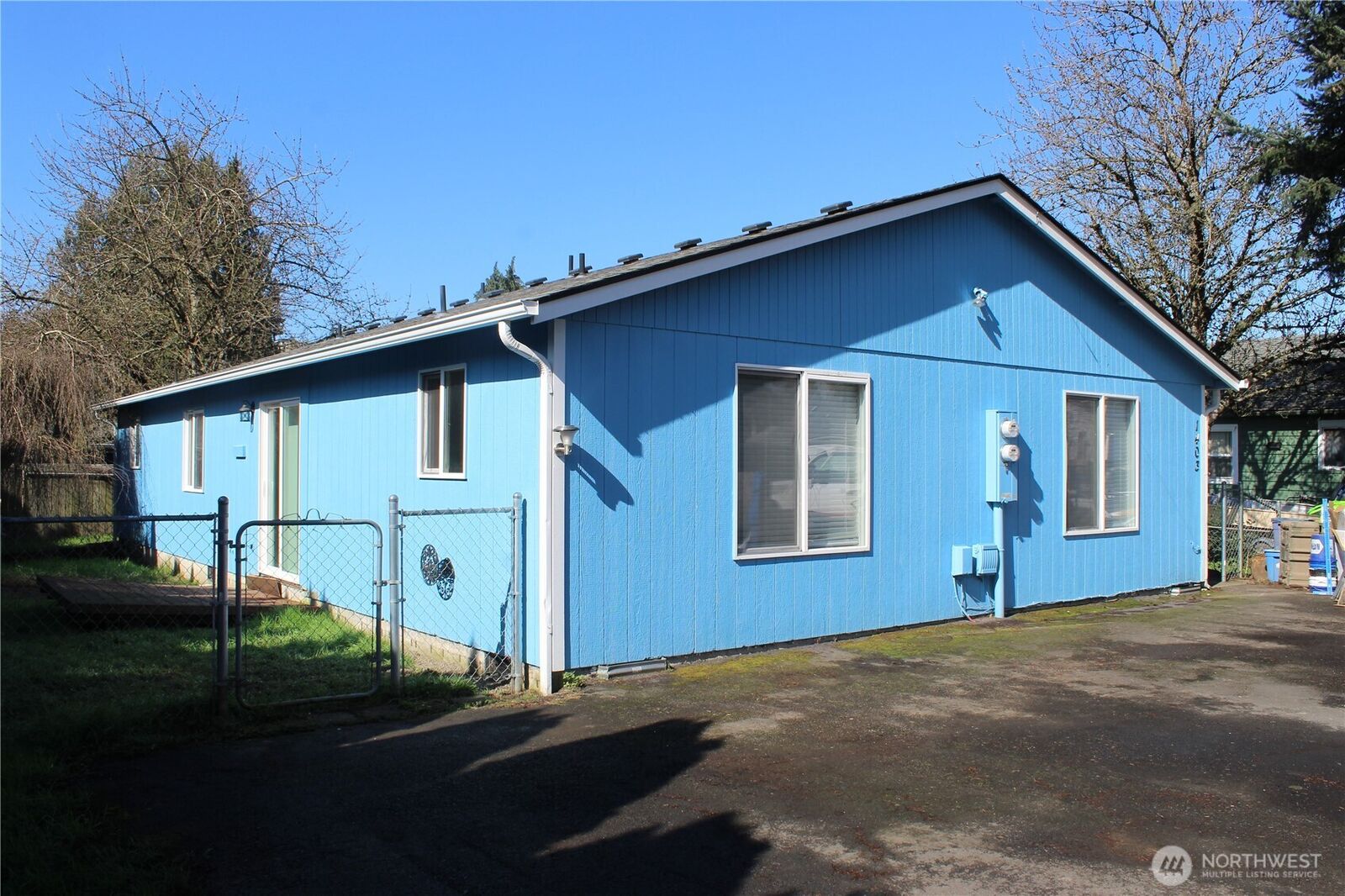 Property Photo: 1403 N 4th Avenue WA 98626