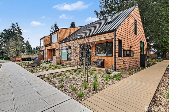 Property Photo:  11725  Meridian Avenue N 4  WA 98133 