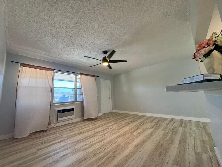 Property Photo:  176 Sussex 176  FL 33417 