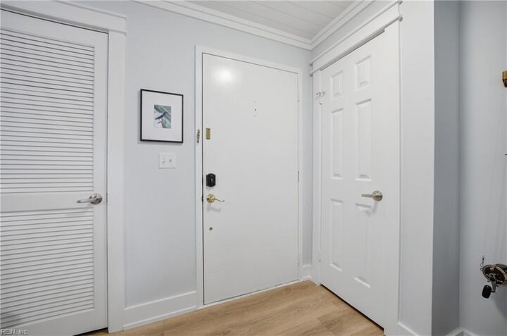 Property Photo:  403 Harbour Pt 203  VA 23451 