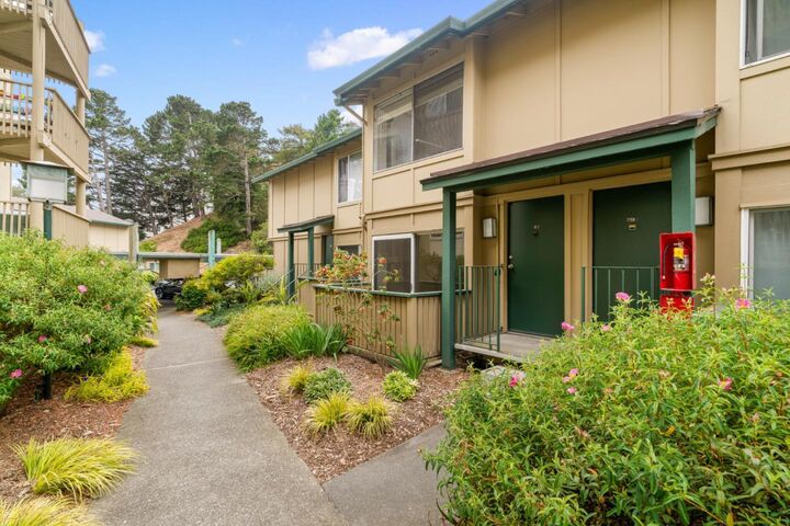 Property Photo:  385 Mandarin Drive 11  CA 94015 