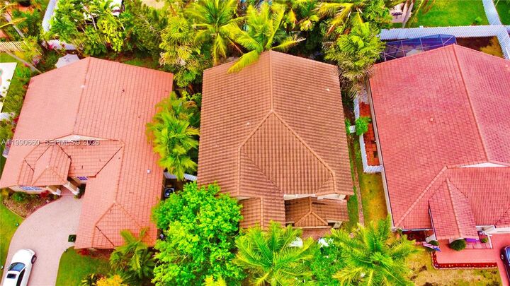 Property Photo: 1040 NW 185th Ave FL 33029