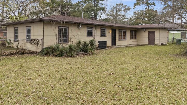 Property Photo:  4510 El Paso  TX 77703 