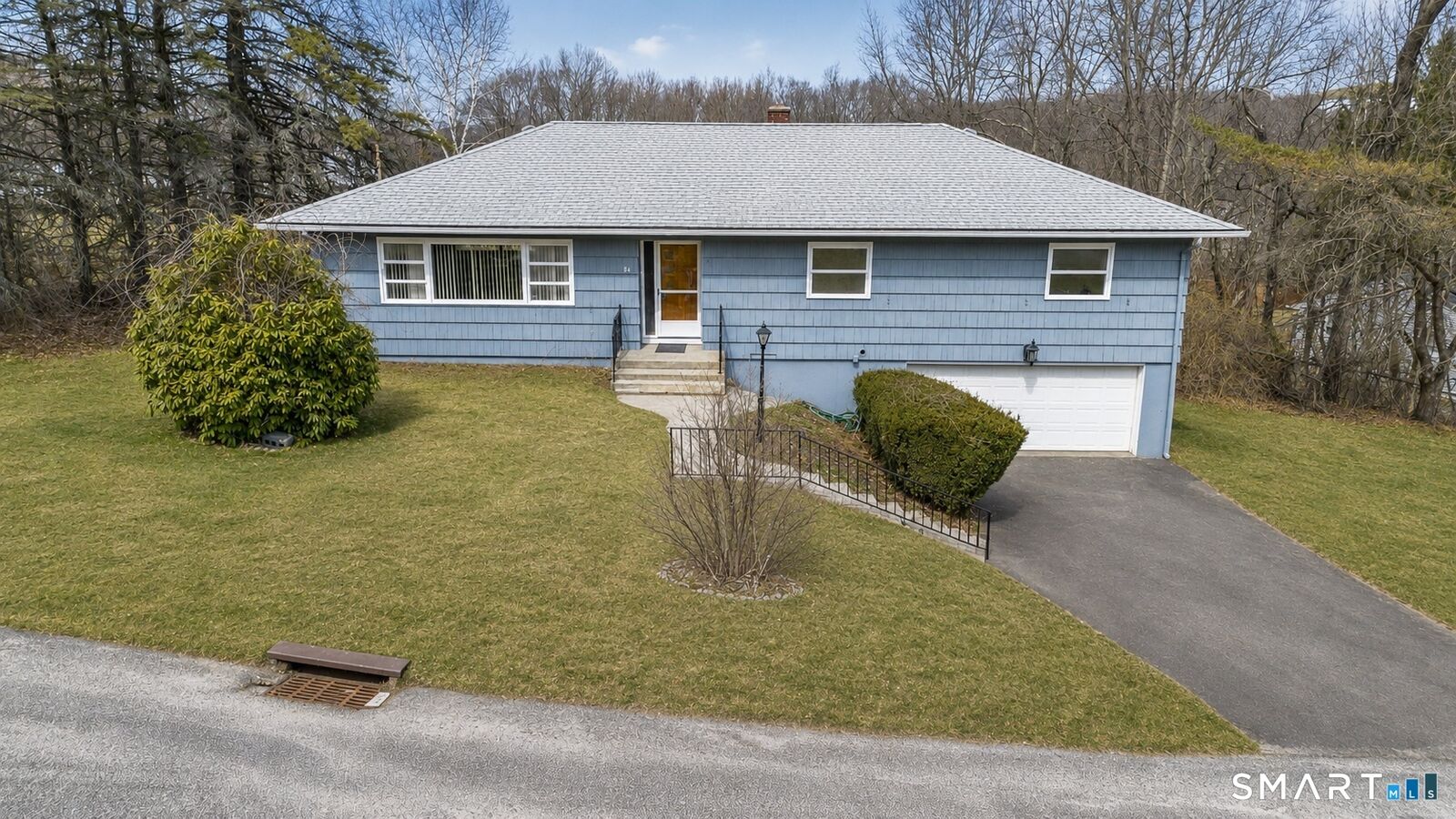Property Photo:  84 Everitt Street  CT 06704 