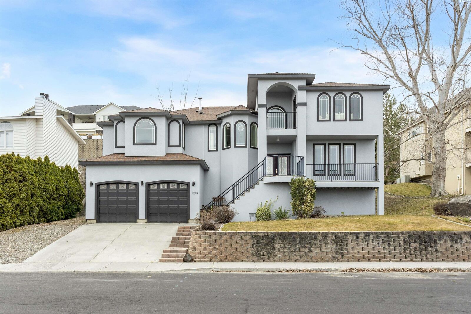 Property Photo:  1219 Brentwood Ave  WA 99352 