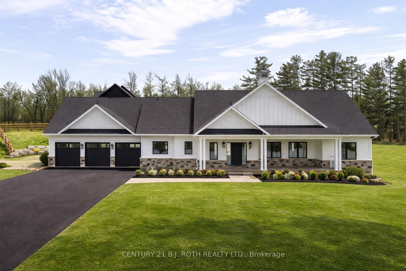 Property Photo:  4 Friesian Court  ON L0K 1E0 