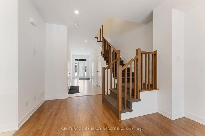 Property Photo:  254 Finsbury Avenue  ON K2S 2Y2 