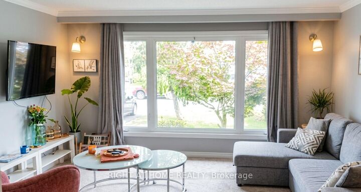 Property Photo: 14 Canterbury Drive ON L2P 3M7