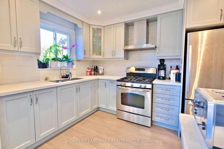 109 Tangmere Crescent — photo 1