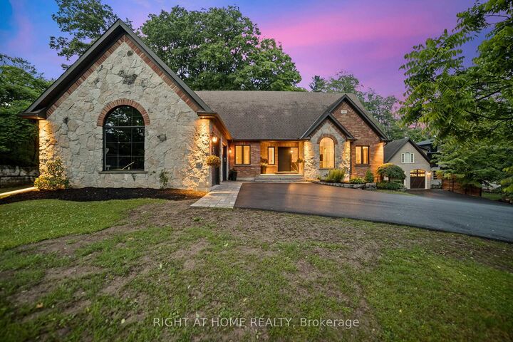 Property Photo:  515 Hamilton Drive  ON L9G 2A9 