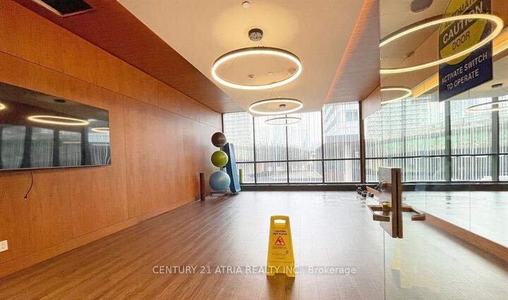 Property Photo:  19 Bathurst Street 1802  ON M5V 0N2 