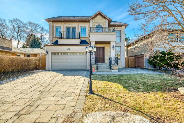 39 Foxwarren Drive — photo 1