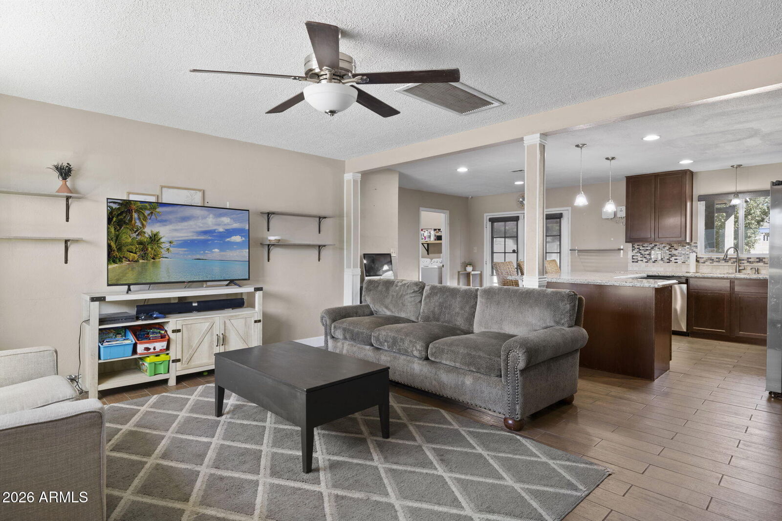 Property Photo: 418 E Orchid Lane AZ 85020