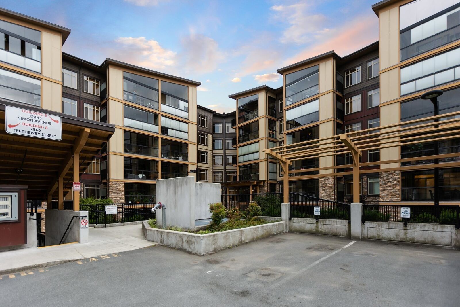 Property Photo:  32445 Simon Avenue 108  BC V2T 0G7 