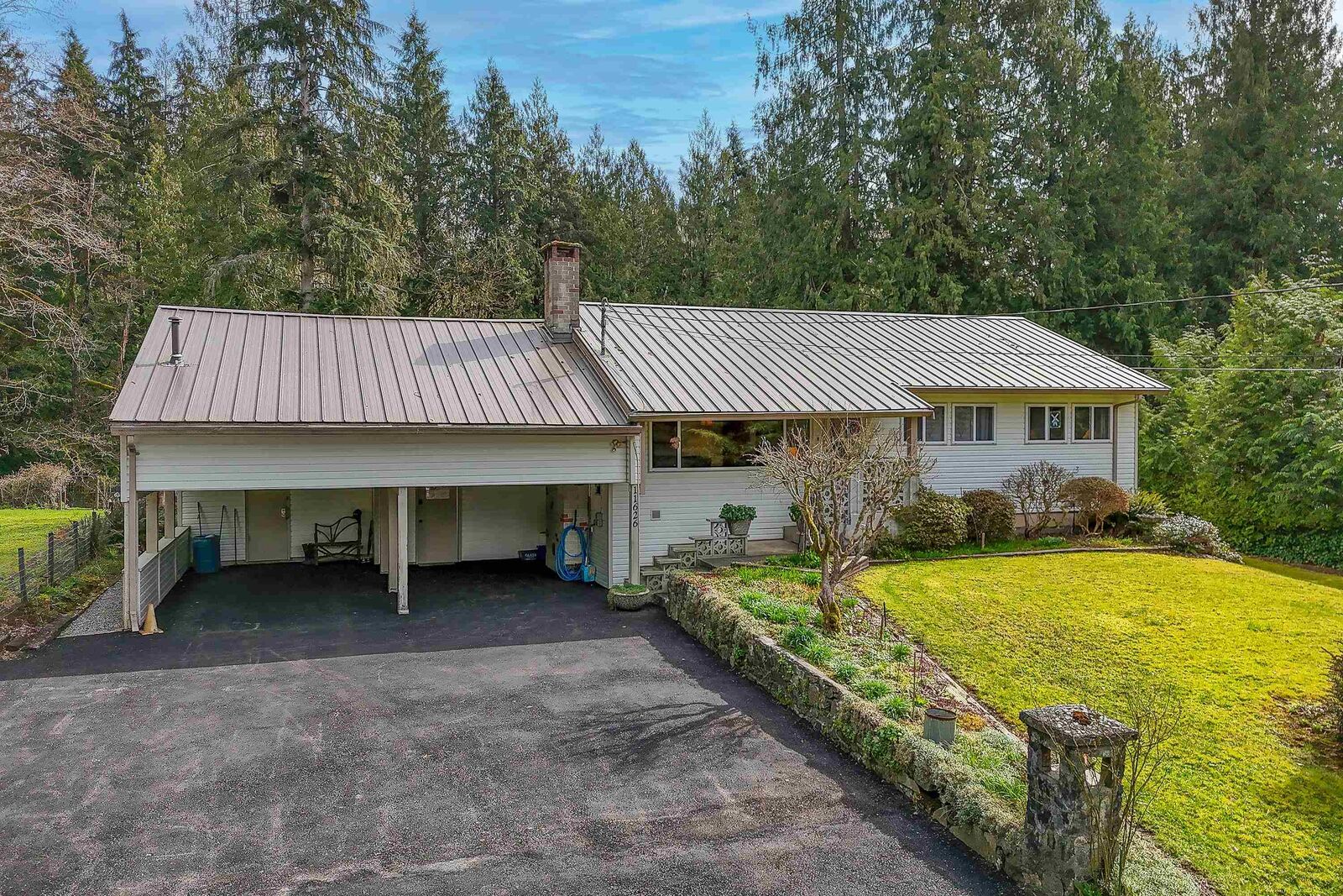 Property Photo: 11626 248 Street BC V2X 6X9