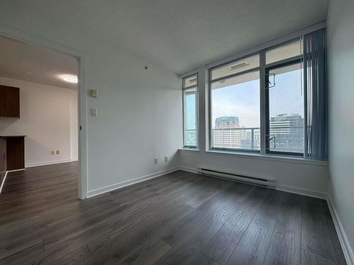 Property Photo: 610 Granville Street 1715 BC V6C 3T3